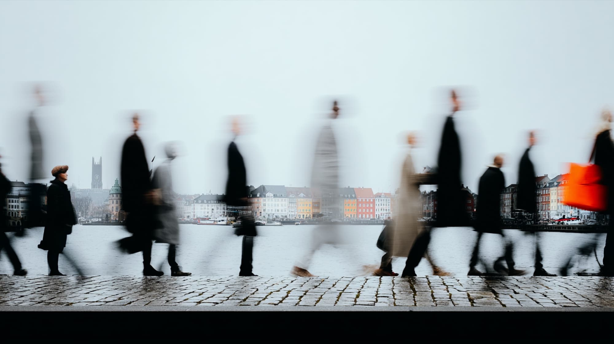 Fodgængere langs Københavns havn